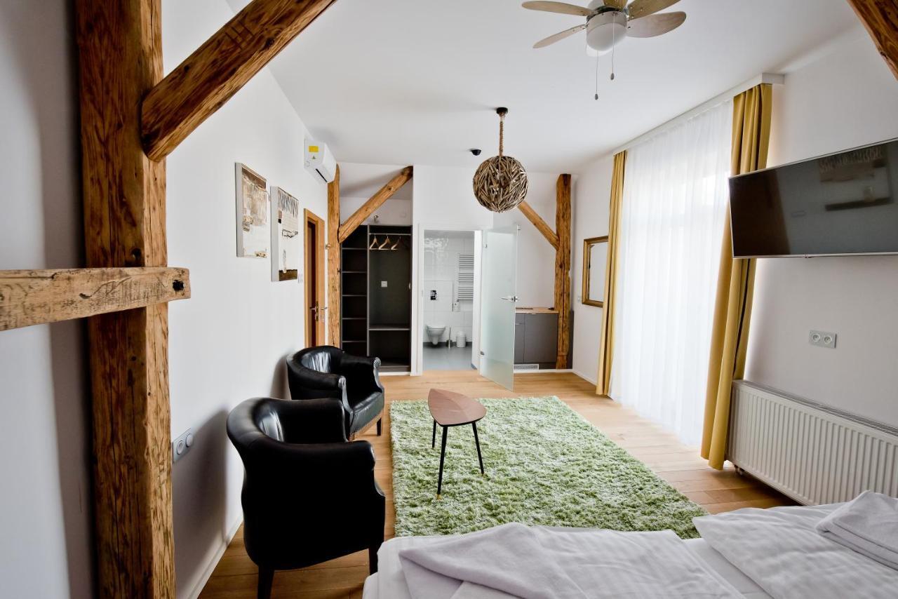 Salon Win Wine Bar & Apartments Jasło Eksteriør bilde