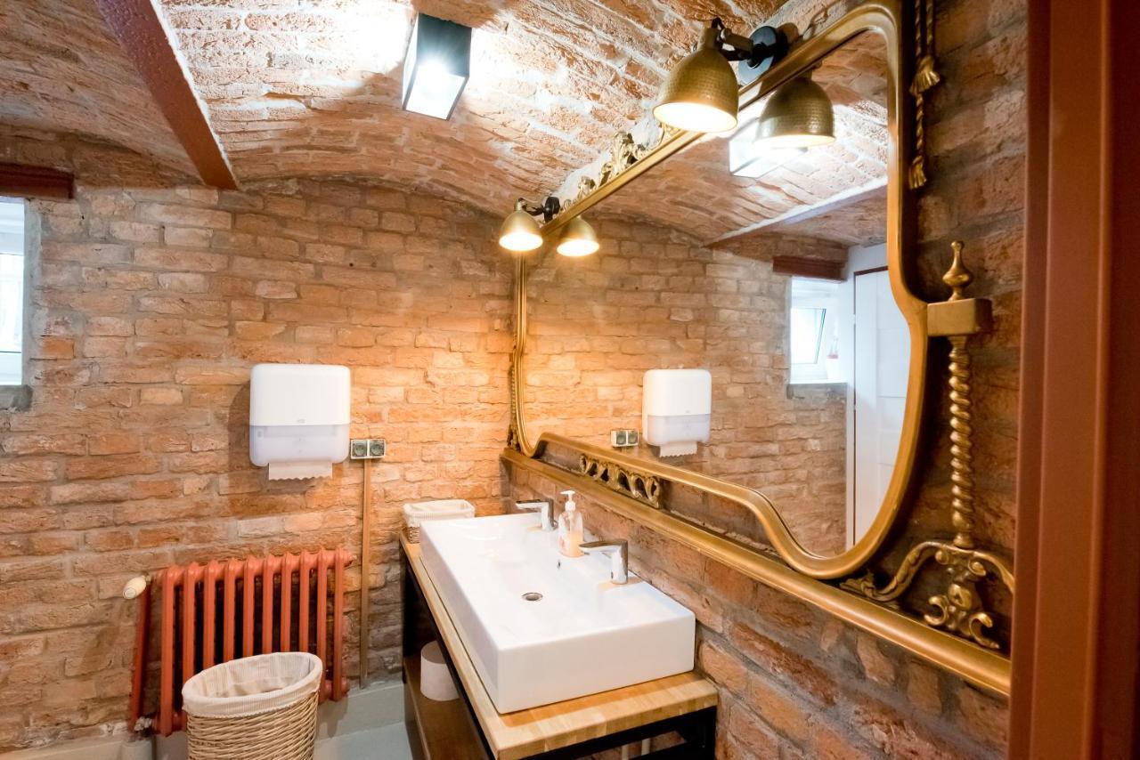 Salon Win Wine Bar & Apartments Jasło Eksteriør bilde